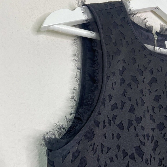 Elizabeth and James Laser Cut Asymmetric Lace Detail Sleeveless Top Sz XS - Picture 4 of 10